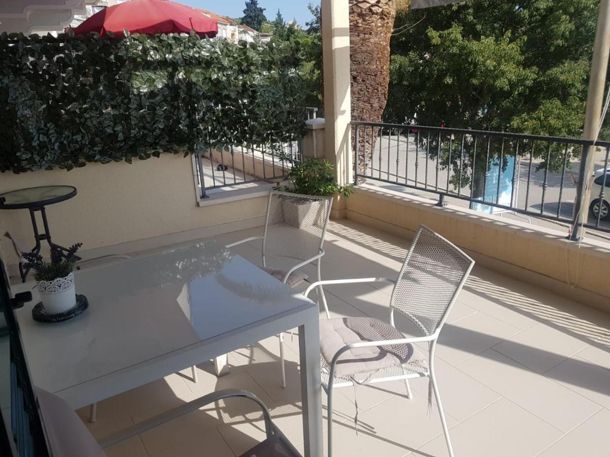 Apartment Dalma Podgora Exterior foto